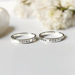 925 Sterling Silber Ring mit Inschrift "Think Positive" – Hypoallergen, Angenehmes Tragegefühl - RG925-40