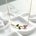 585 (14K) Echtgold Kette mit Rosenanhänger – Rosafarbener Turmalin & grüne Zirkonia – 41 cm