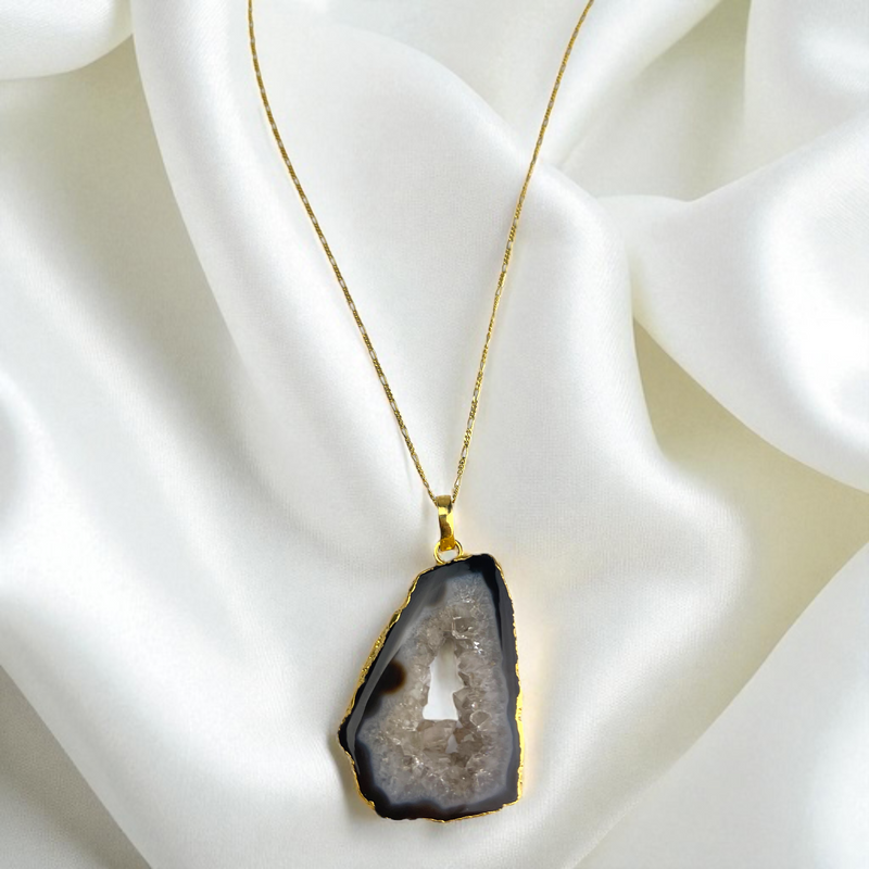 „Mystic Hollow“ 925 Sterling Silber Kette mit Achat-Druse Anhänger, 18K vergoldet, 4x2 cm, 50 cm, hypoallergen & für Allergiker geeignet
