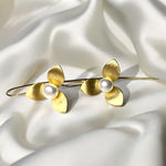 Orchideen-Ohrringe aus 925 Sterling Silber – Matt, mit Perle und 18K Gold Plattierung OHR925-140