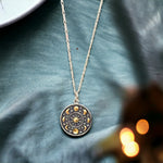 Mystischer Mondzauber - Handvergoldete 925 Sterling Silber Kette mit Mondphasen-Anhänger